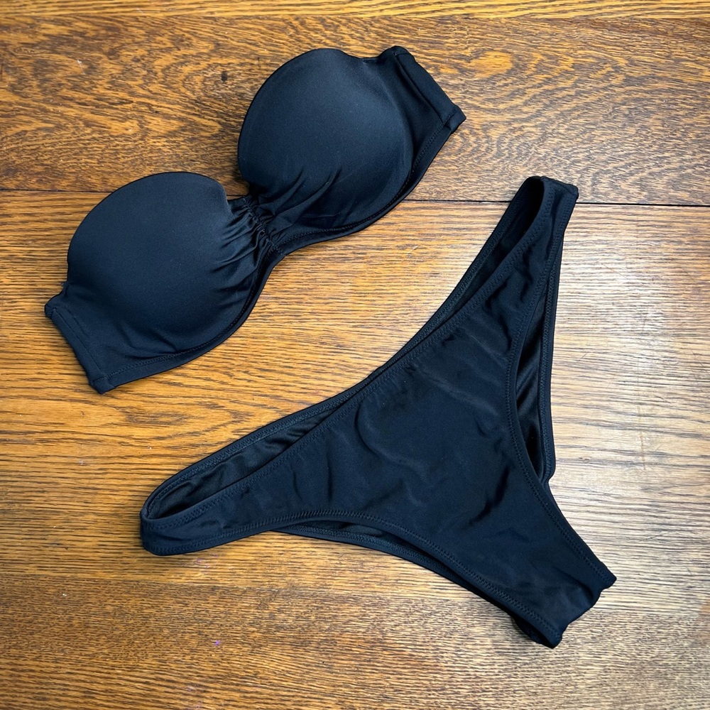 Victoria’s Secret bikini
